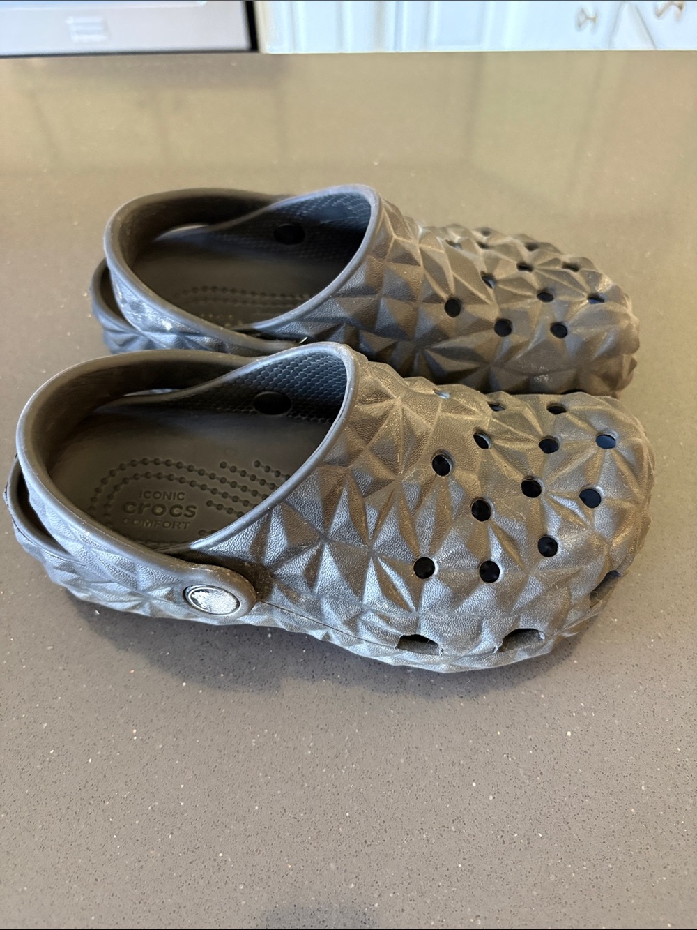 CROCS Kids Geometric Textured Clog